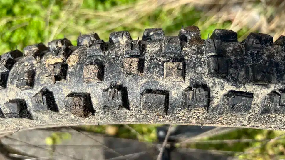SPECIALIZED HILLBILLY GRID TRAIL 2BLISS READY T9 29x2.4