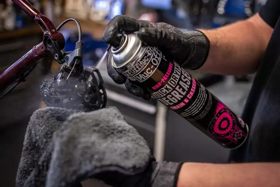 DESENGRASANTE TRANSMISION MUC-OFF HIGH PRESSURE QUICK DRYING