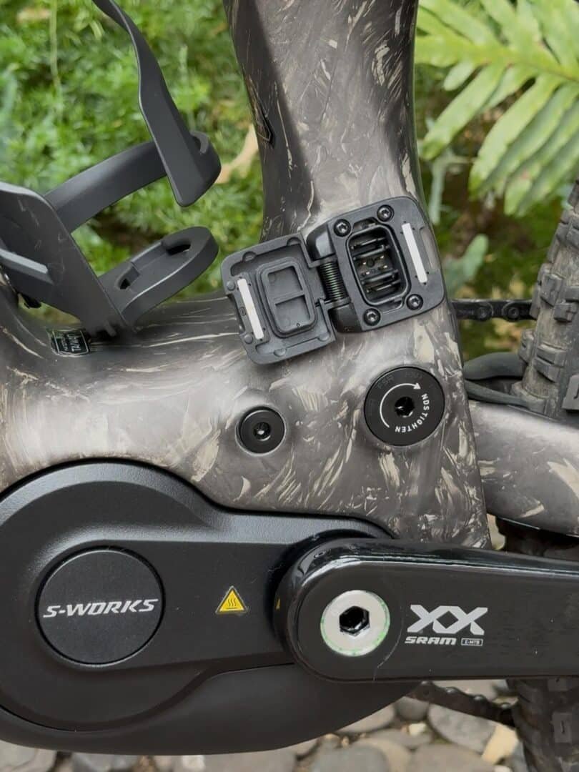 SPECIALIZED CUBIERTA DE PROTECCION PARA LA TOMA DE CARGA LEVO 4